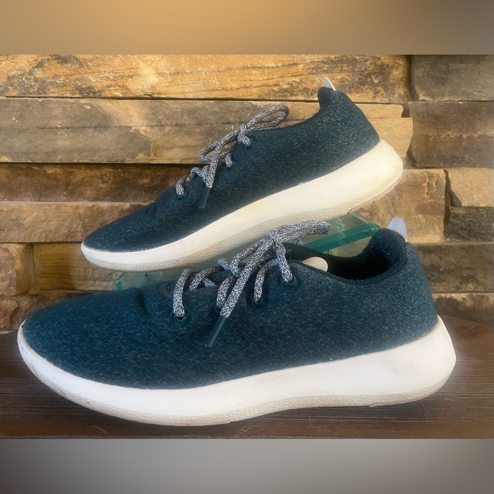 allbirds Green Wool Runners, White soles, excellent condition, price is firm